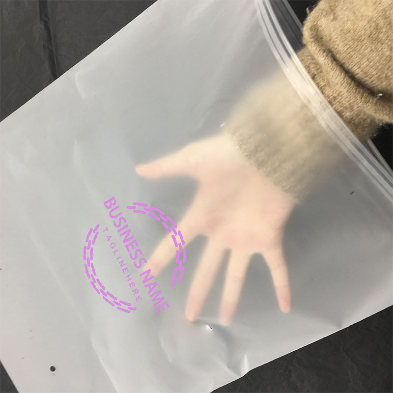 磨砂（shā）自粘式降解服裝袋產品優點介紹(圖1)